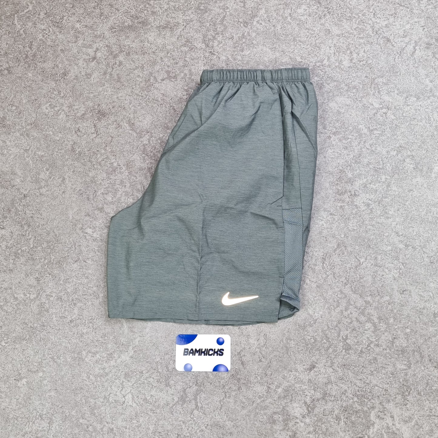 Nike Challenger Shorts (7in) - Grey