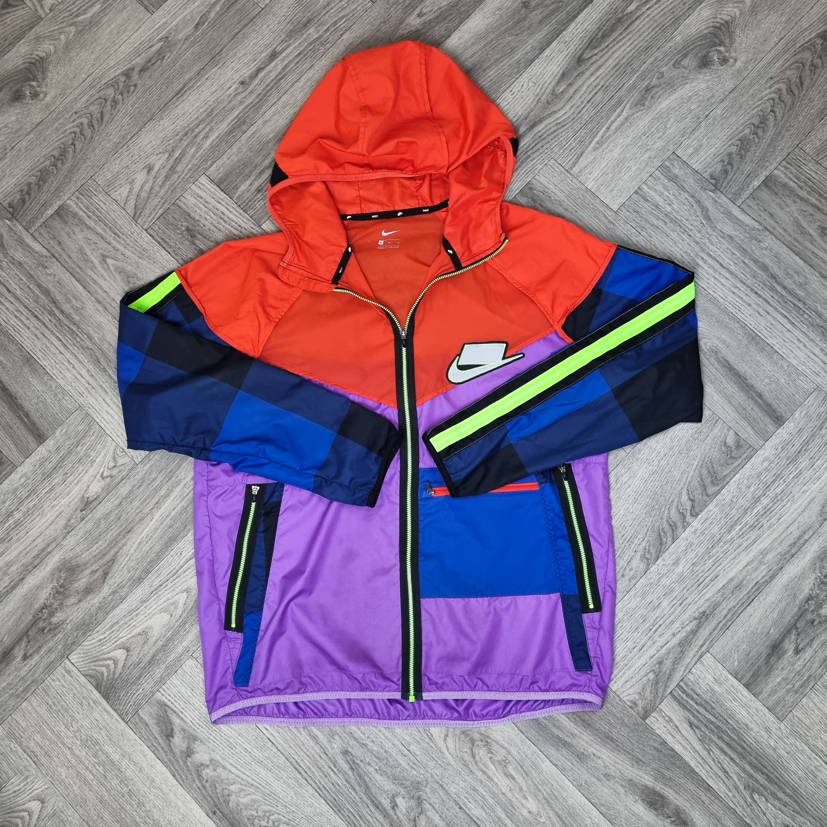 Chamarra nike clearance wild run windrunner