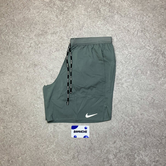 Nike Flex Stride Shorts (7in) - Grey