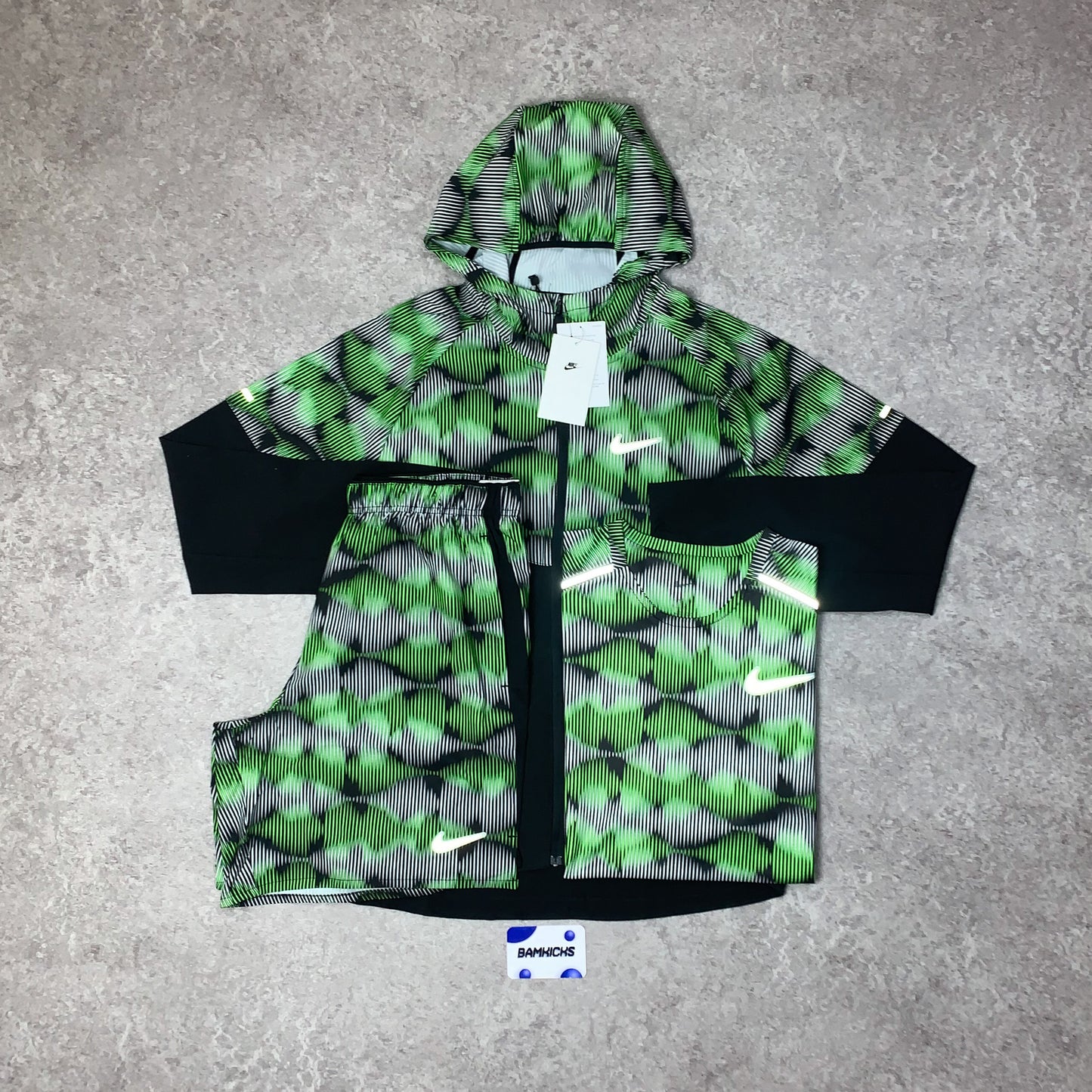 Nike Repel Miler Windrunner 3 Piece Set - Green Strike/Black